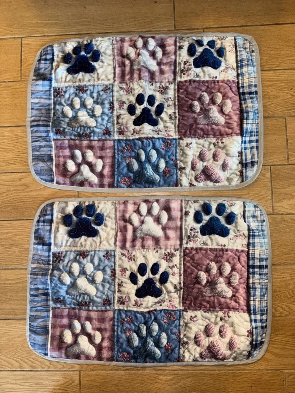 Patchwork Paw Print Quilt/Bedspread 2 Pillow Cases Pet Lover’s Gift